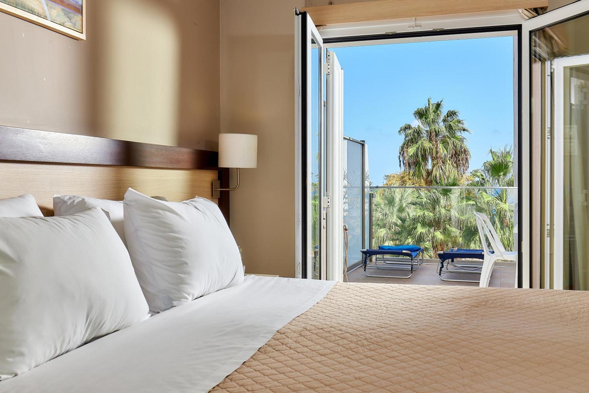 Dorian Boutique Hotel-Apartments ヘルソニソス エクステリア 写真