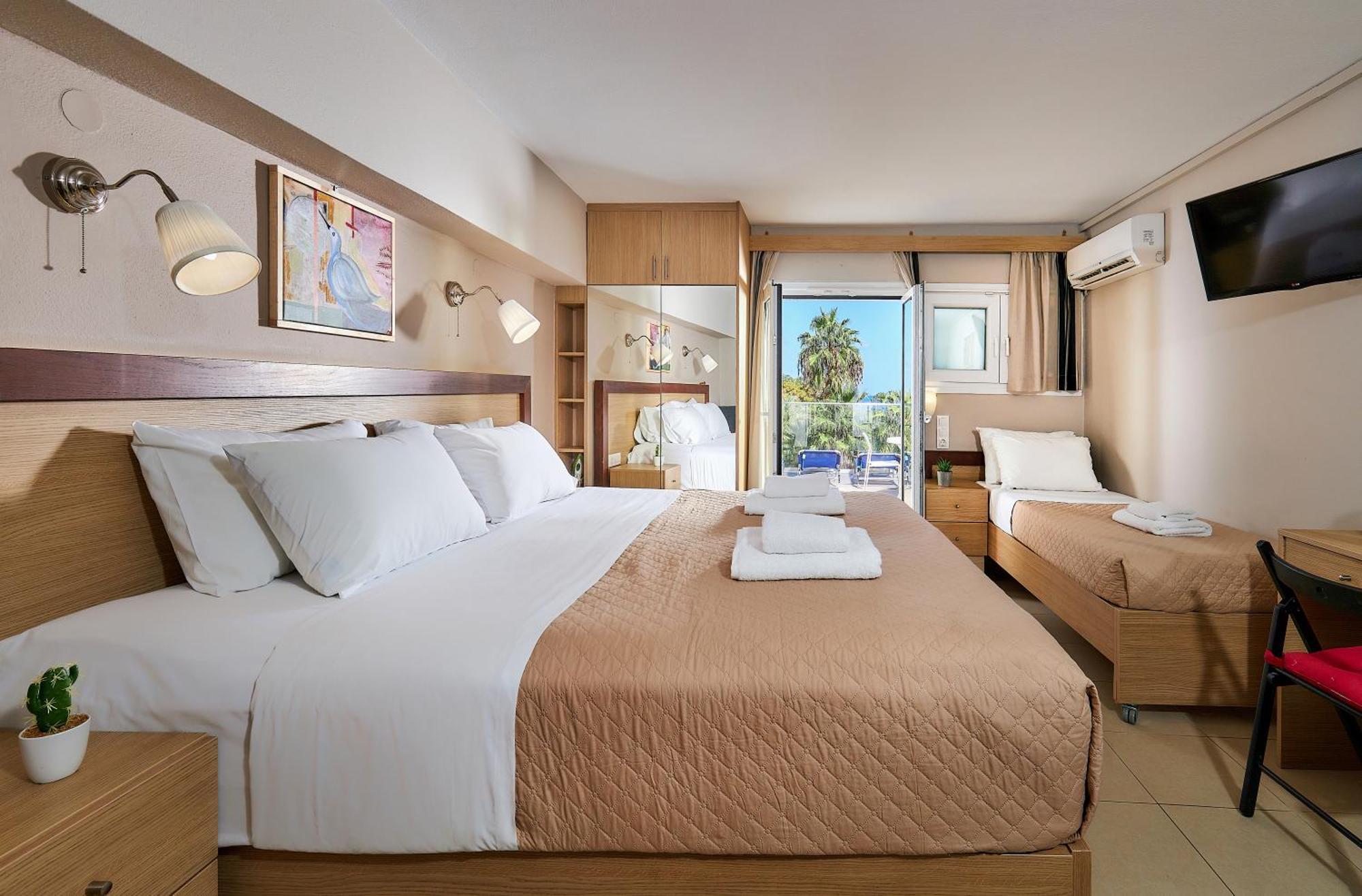 Dorian Boutique Hotel-Apartments ヘルソニソス エクステリア 写真