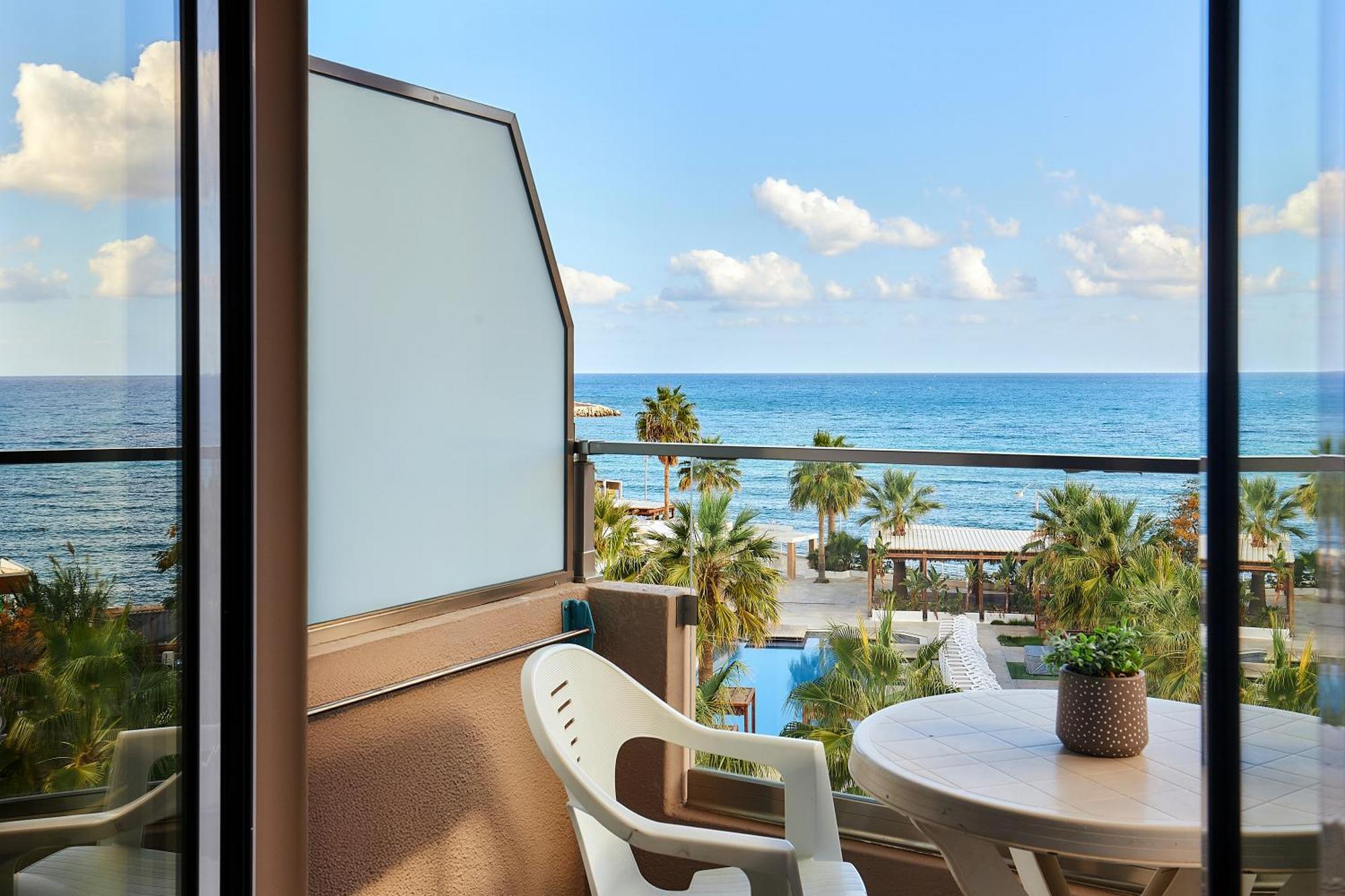 Dorian Boutique Hotel-Apartments ヘルソニソス エクステリア 写真